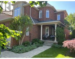 6 COLLINGWOOD AVENUE, Brampton, Ontario