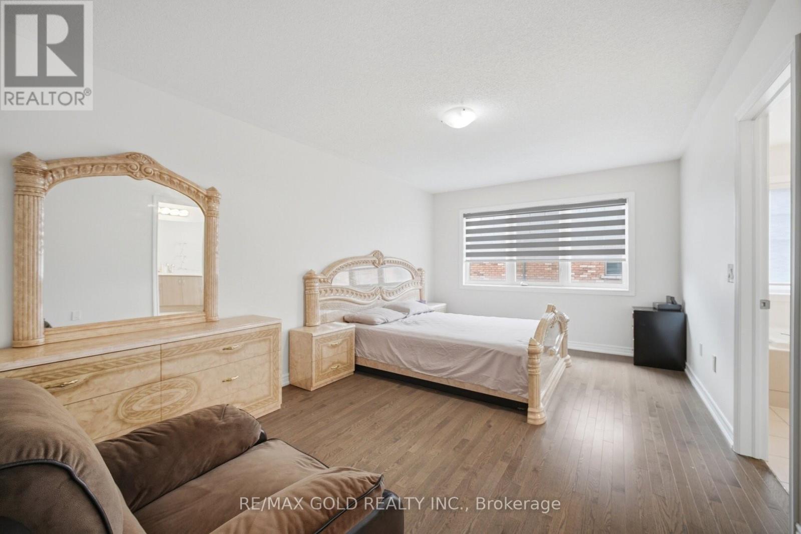 41 Davenfield Circle, Brampton, Ontario  L6P 2P7 - Photo 14 - W13156528