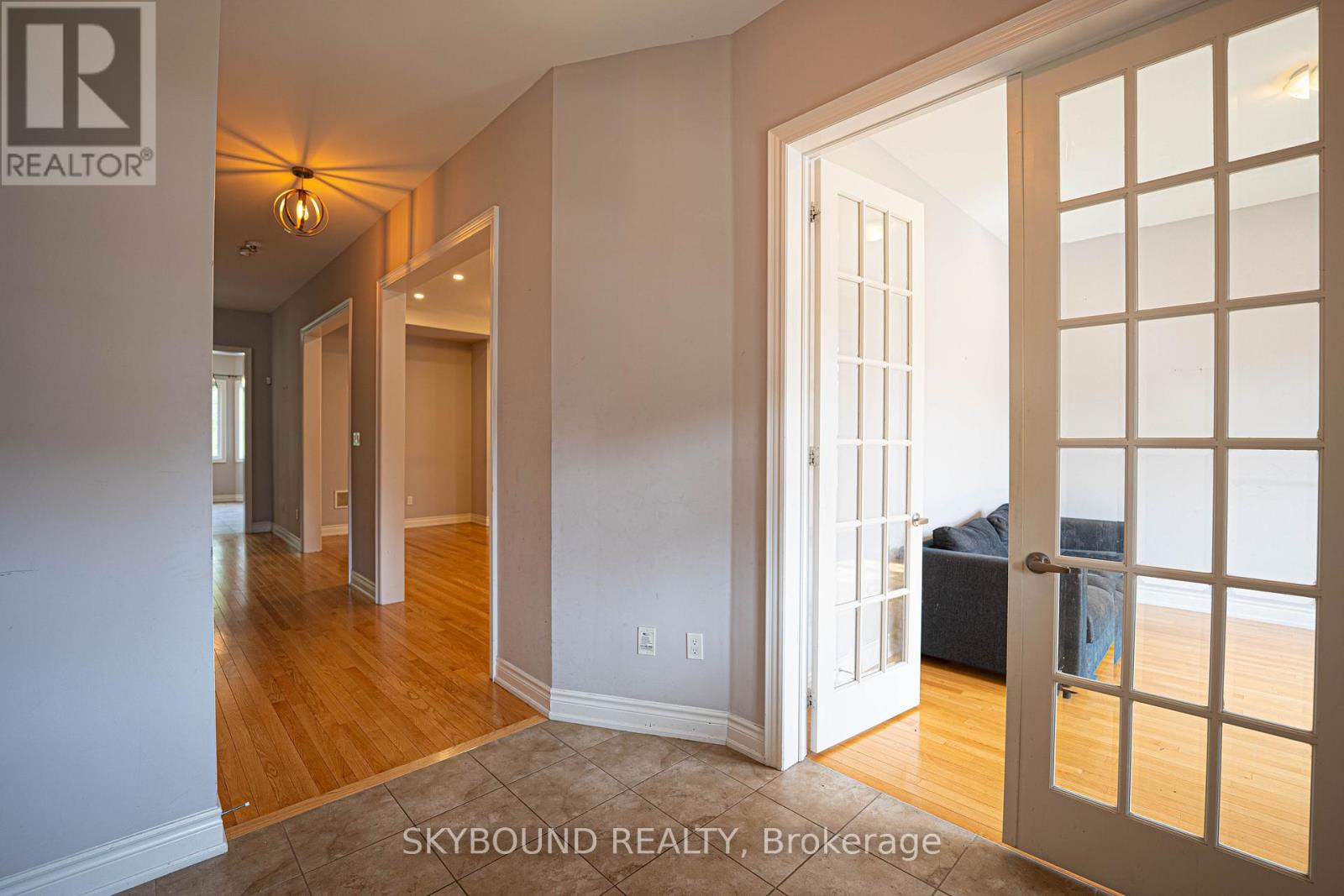 3217 Meadow Marsh Crescent, Oakville, Ontario  L6H 7H5 - Photo 3 - W13156584