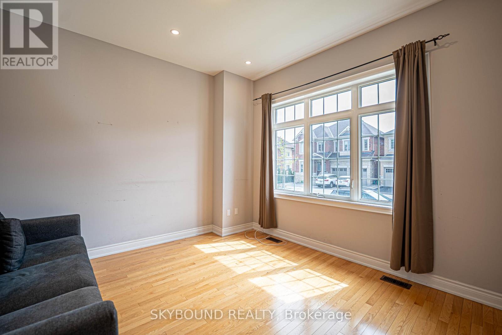 3217 Meadow Marsh Crescent, Oakville, Ontario  L6H 7H5 - Photo 4 - W13156584