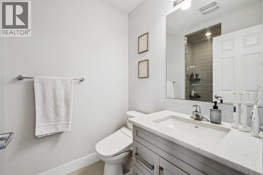 230 Hillcrest Gardens SW, Airdrie, Alberta  T4B 4J2 - Photo 30 - A2303034