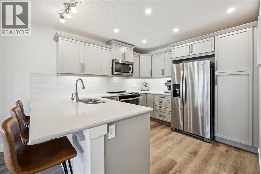 230 Hillcrest Gardens SW, Airdrie, Alberta  T4B 4J2 - Photo 11 - A2303034