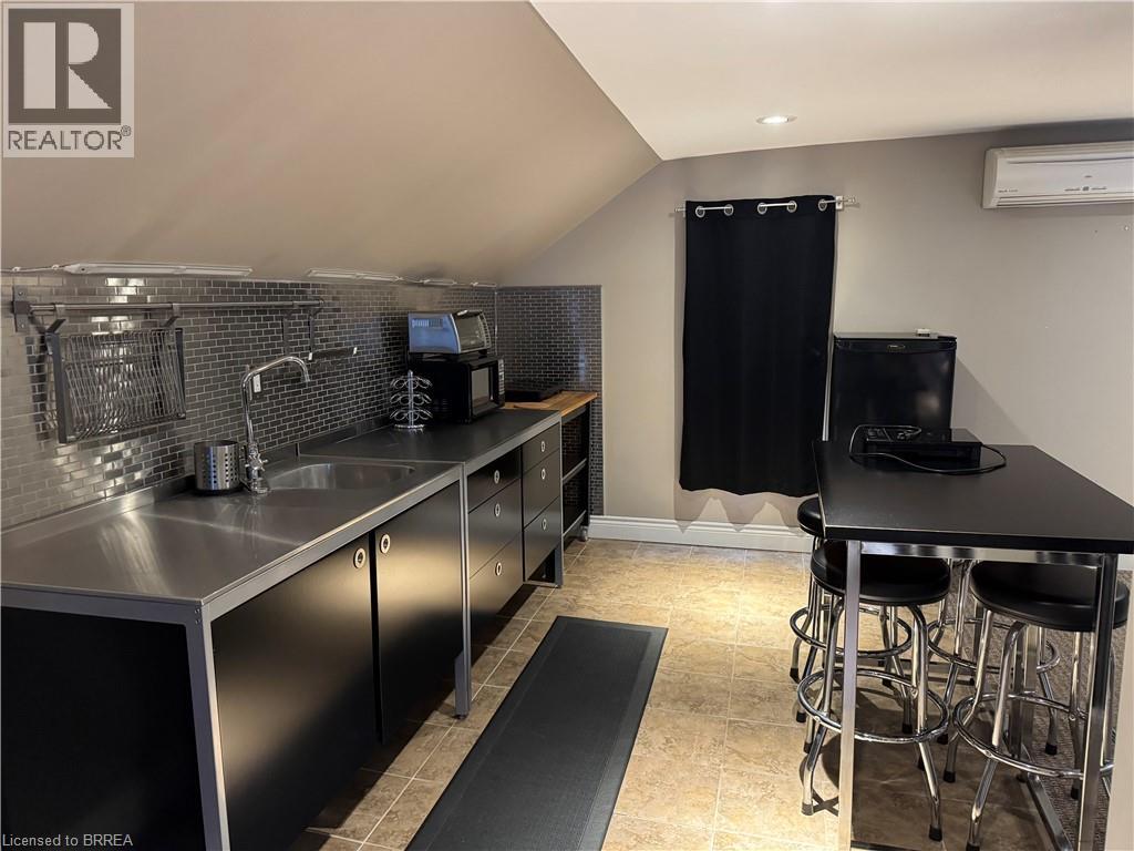 188 Brant Avenue, Brantford, Ontario  N3T 3H9 - Photo 9 - 40830649