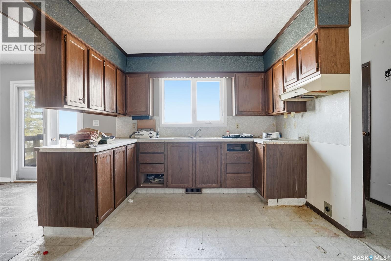 512 4th Avenue W, Assiniboia, Saskatchewan  S0H 0B0 - Photo 11 - SK036583