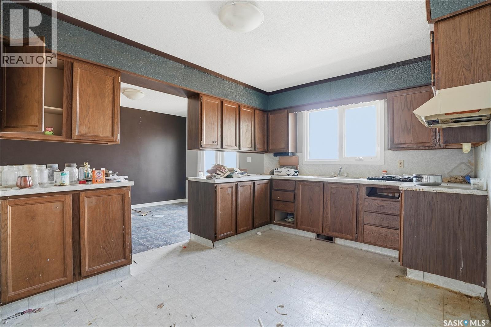 512 4th Avenue W, Assiniboia, Saskatchewan  S0H 0B0 - Photo 13 - SK036583