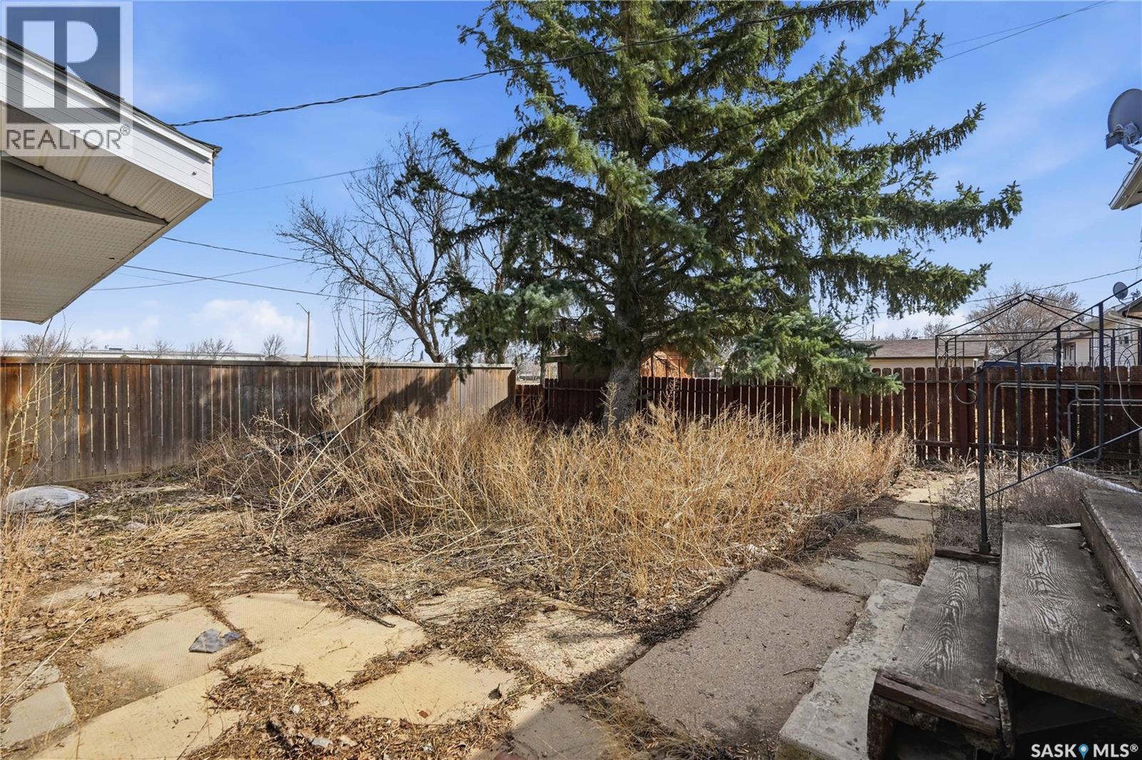 512 4th Avenue W, Assiniboia, Saskatchewan  S0H 0B0 - Photo 38 - SK036583