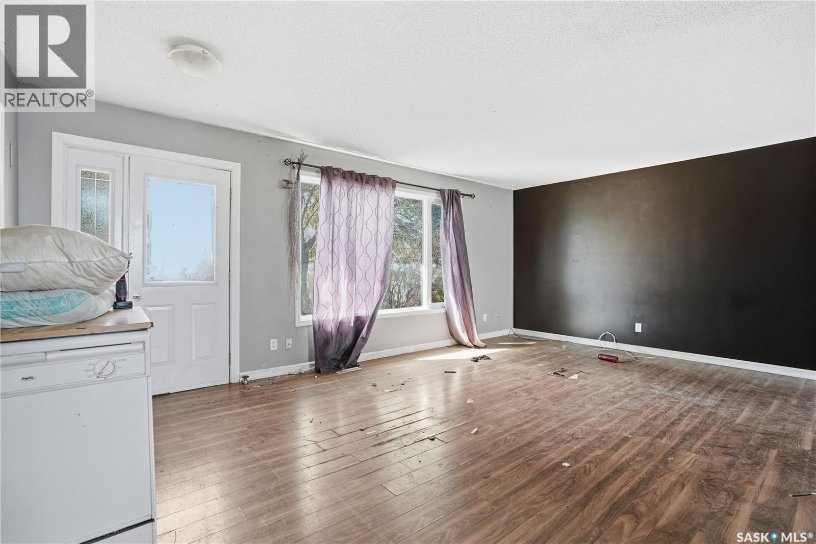 512 4th Avenue W, Assiniboia, Saskatchewan  S0H 0B0 - Photo 7 - SK036583