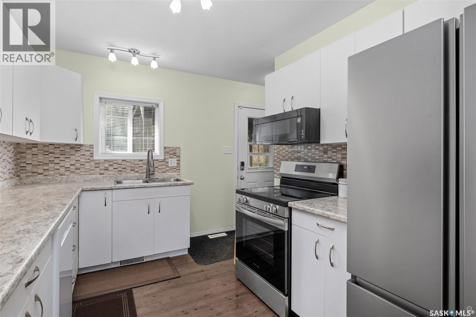 333 19th Street W, Prince Albert, Saskatchewan  S6V 4C8 - Photo 4 - SK036536