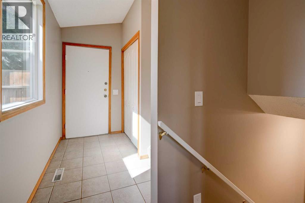 27 Dovely Way SE, Calgary, Alberta  T2B 2K7 - Photo 18 - A2308892