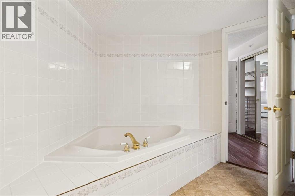 1213, 1213 Sienna Park Green SW, Calgary, Alberta  T3H 3N7 - Photo 28 - A2310946