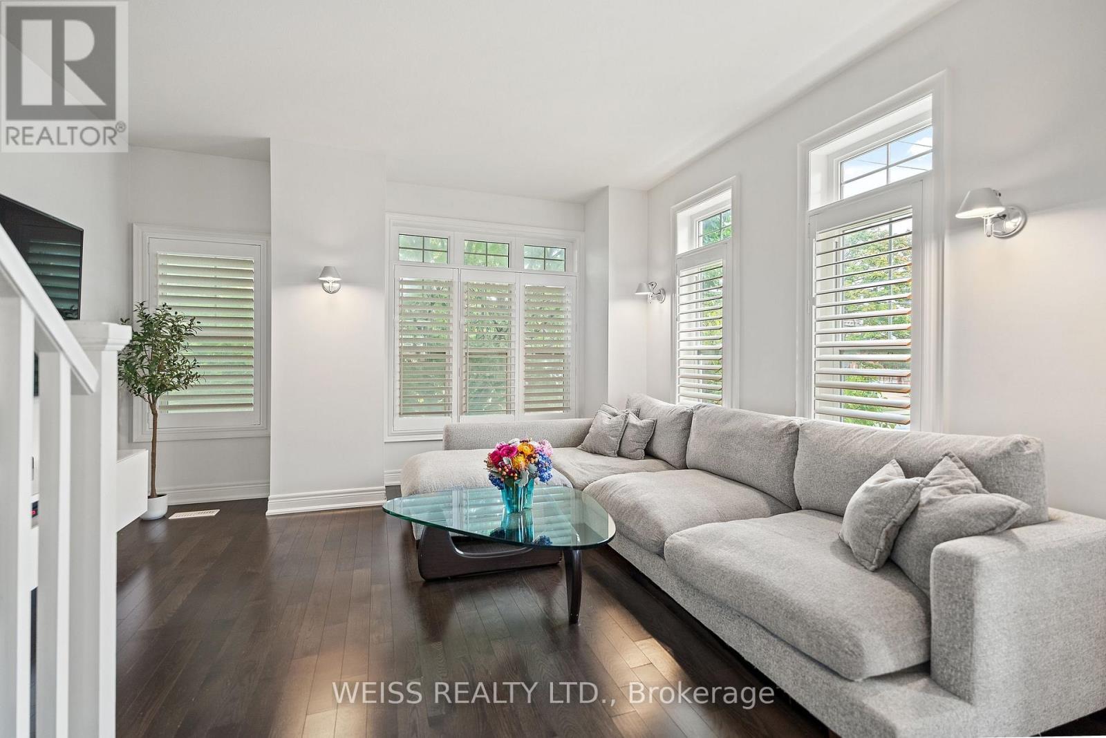 2 Ella Street, St. Catharines, Ontario L2R 0A8 - Photo 4 - X13156436