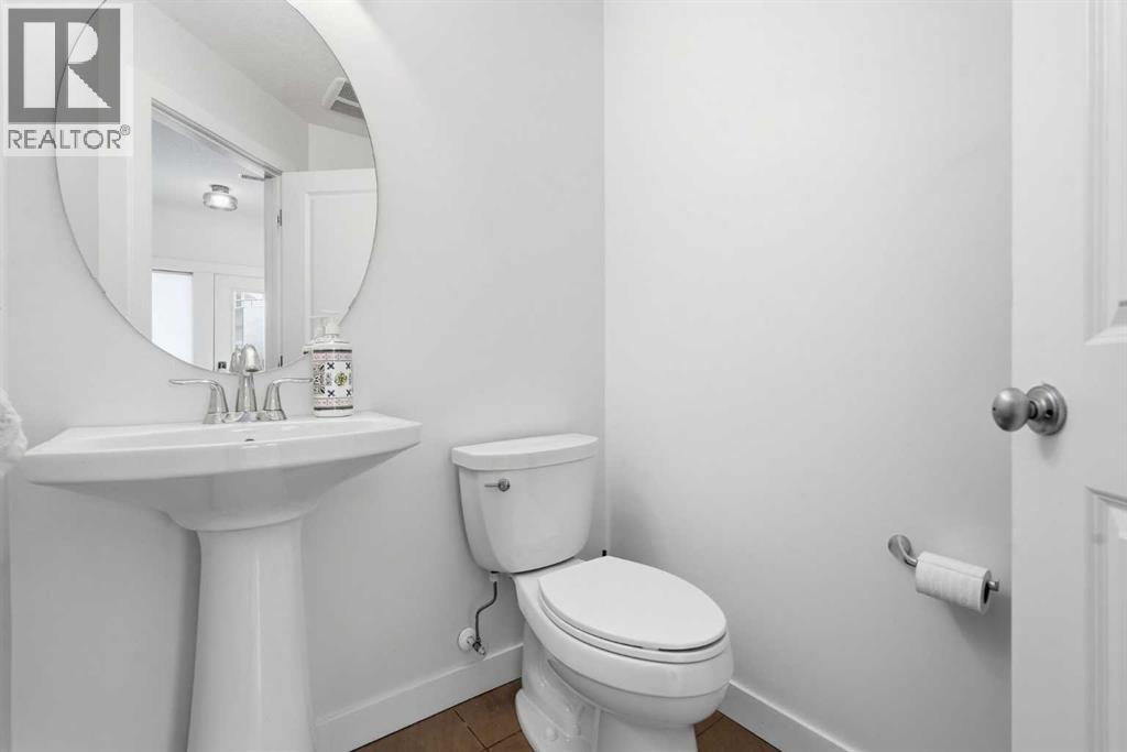 86 Cougar Ridge Landing SW, Calgary, Alberta  T3H 0X8 - Photo 12 - A2312824