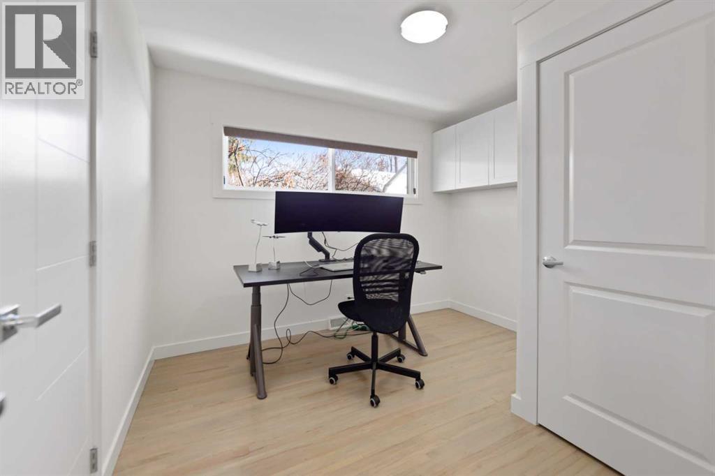 38 Westwood Drive SW, Calgary, Alberta  T3C 2V7 - Photo 16 - A2308408