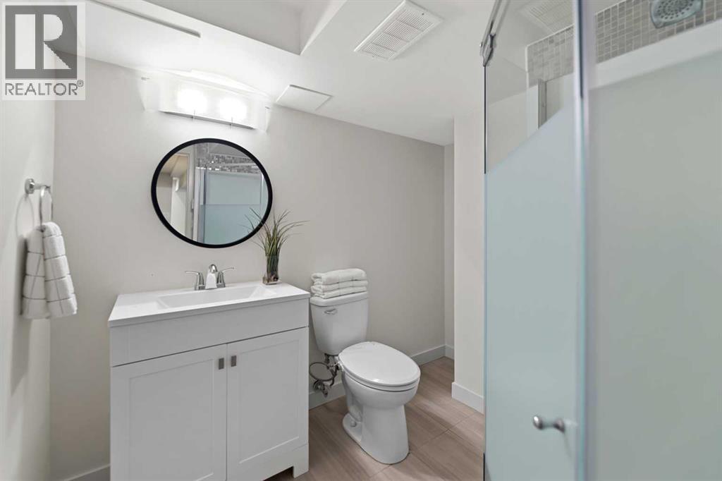 38 Westwood Drive SW, Calgary, Alberta  T3C 2V7 - Photo 27 - A2308408