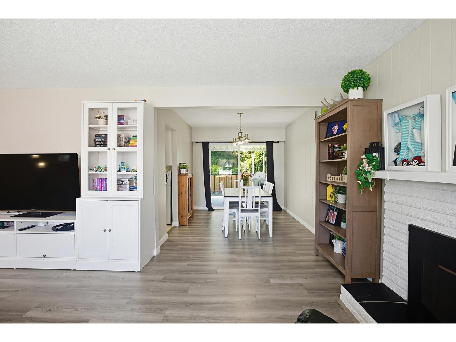 8541 Mcewen Terrace, Mission, British Columbia  V2V 6R2 - Photo 7 - R3122442