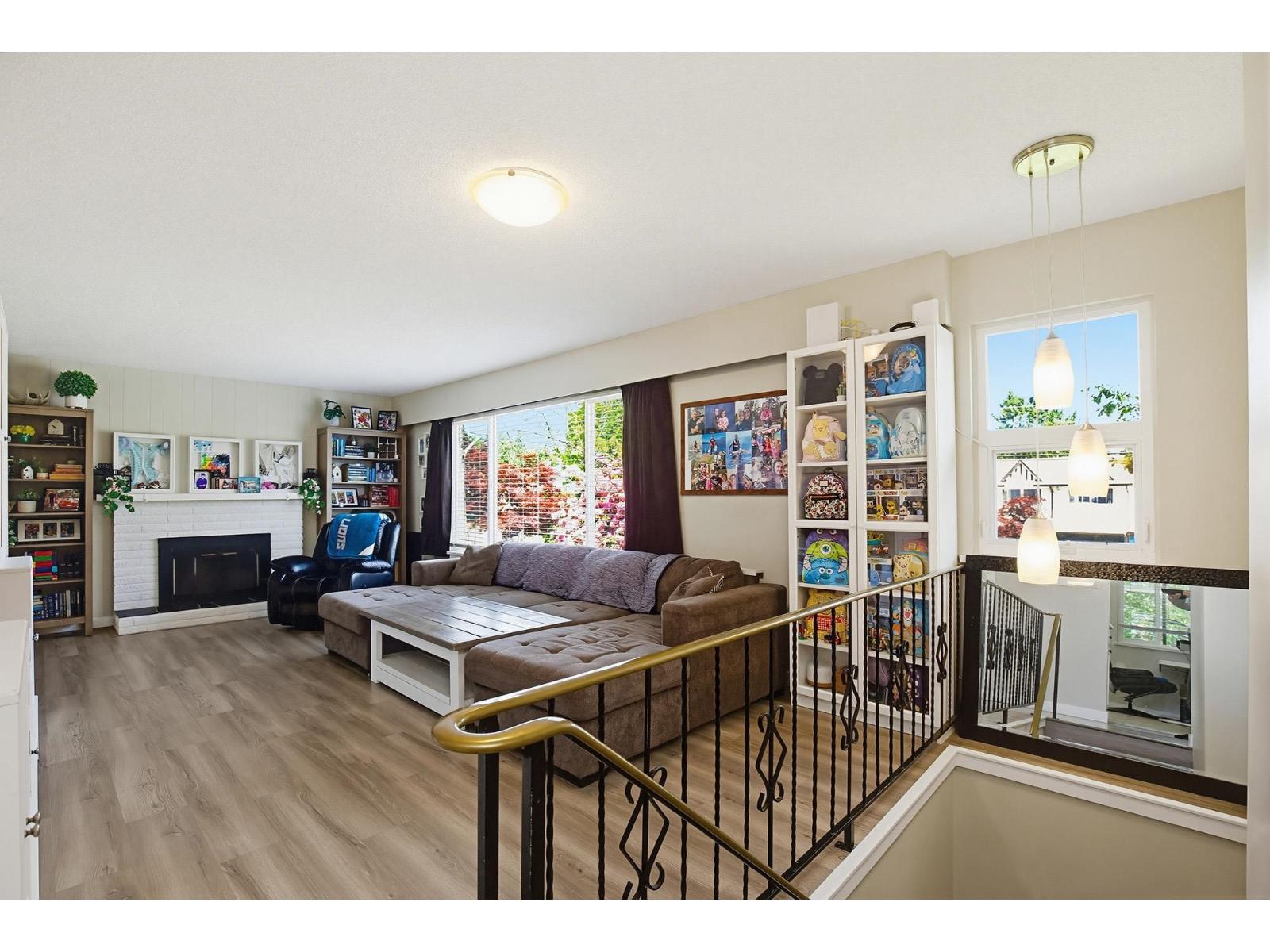 8541 Mcewen Terrace, Mission, British Columbia  V2V 6R2 - Photo 4 - R3122442