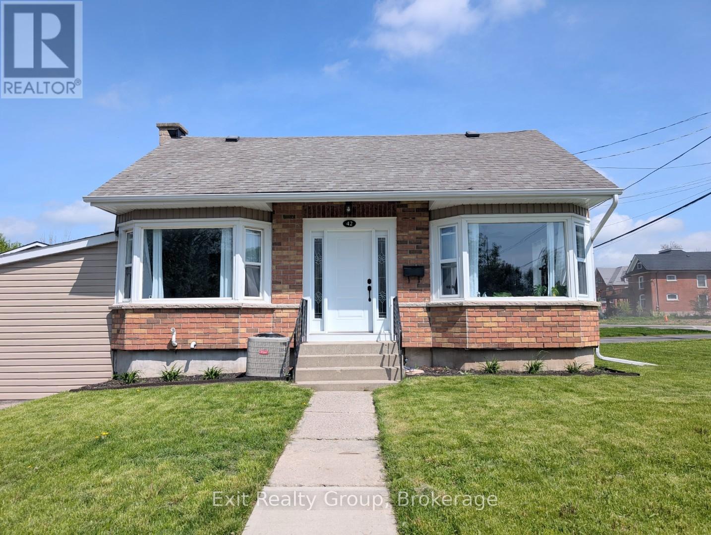 42 Mcgill Street, Quinte West, Ontario  K8V 3J3 - Photo 1 - X13156916