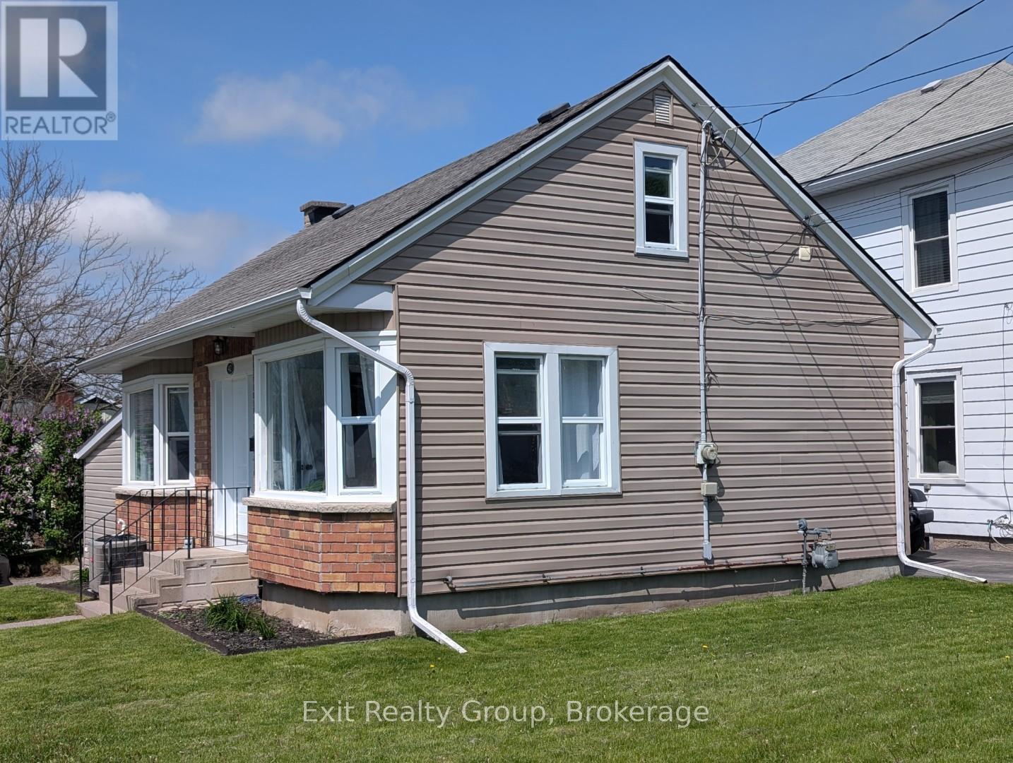42 Mcgill Street, Quinte West, Ontario  K8V 3J3 - Photo 2 - X13156916