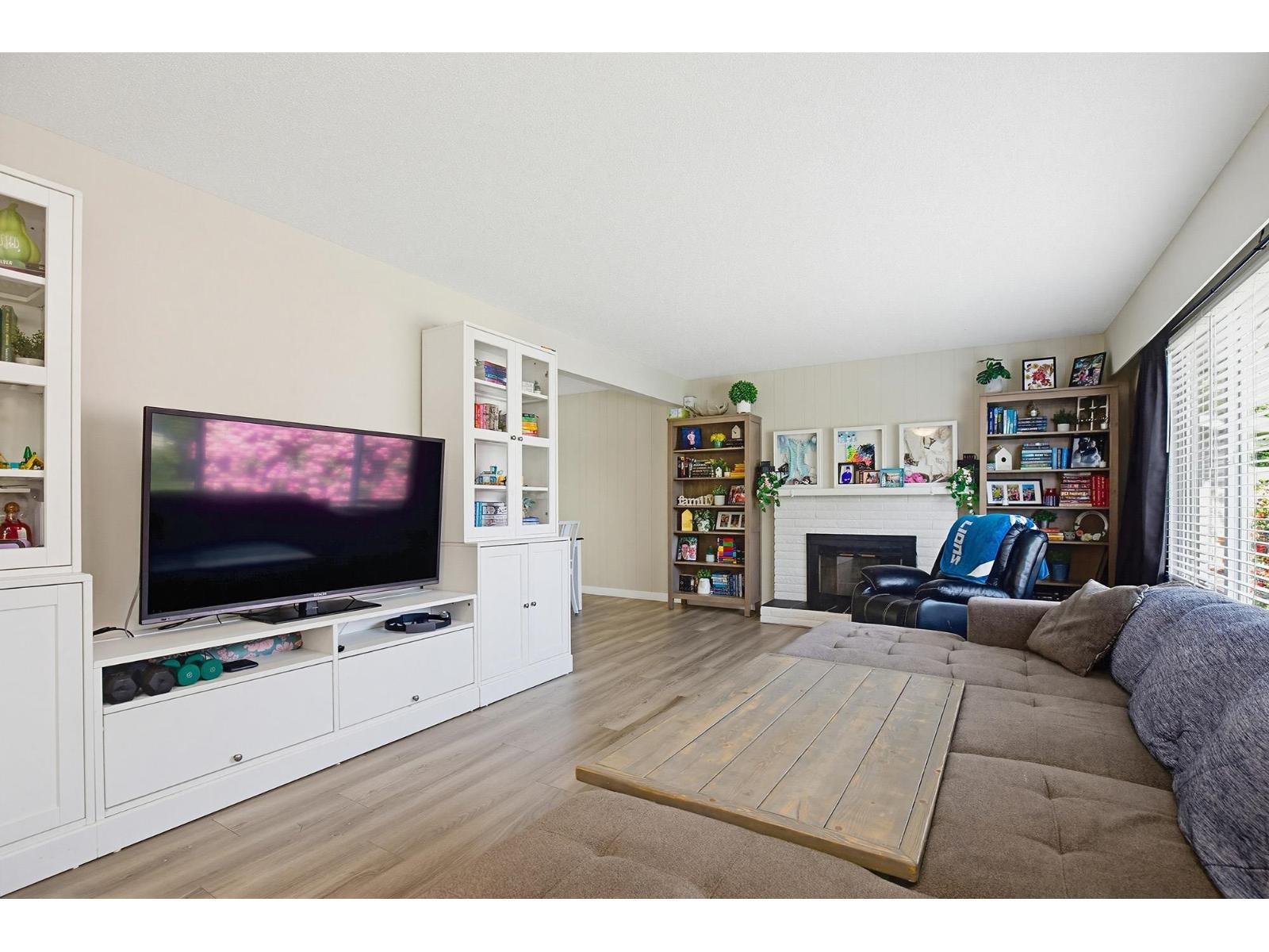 8541 Mcewen Terrace, Mission, British Columbia  V2V 6R2 - Photo 5 - R3122442