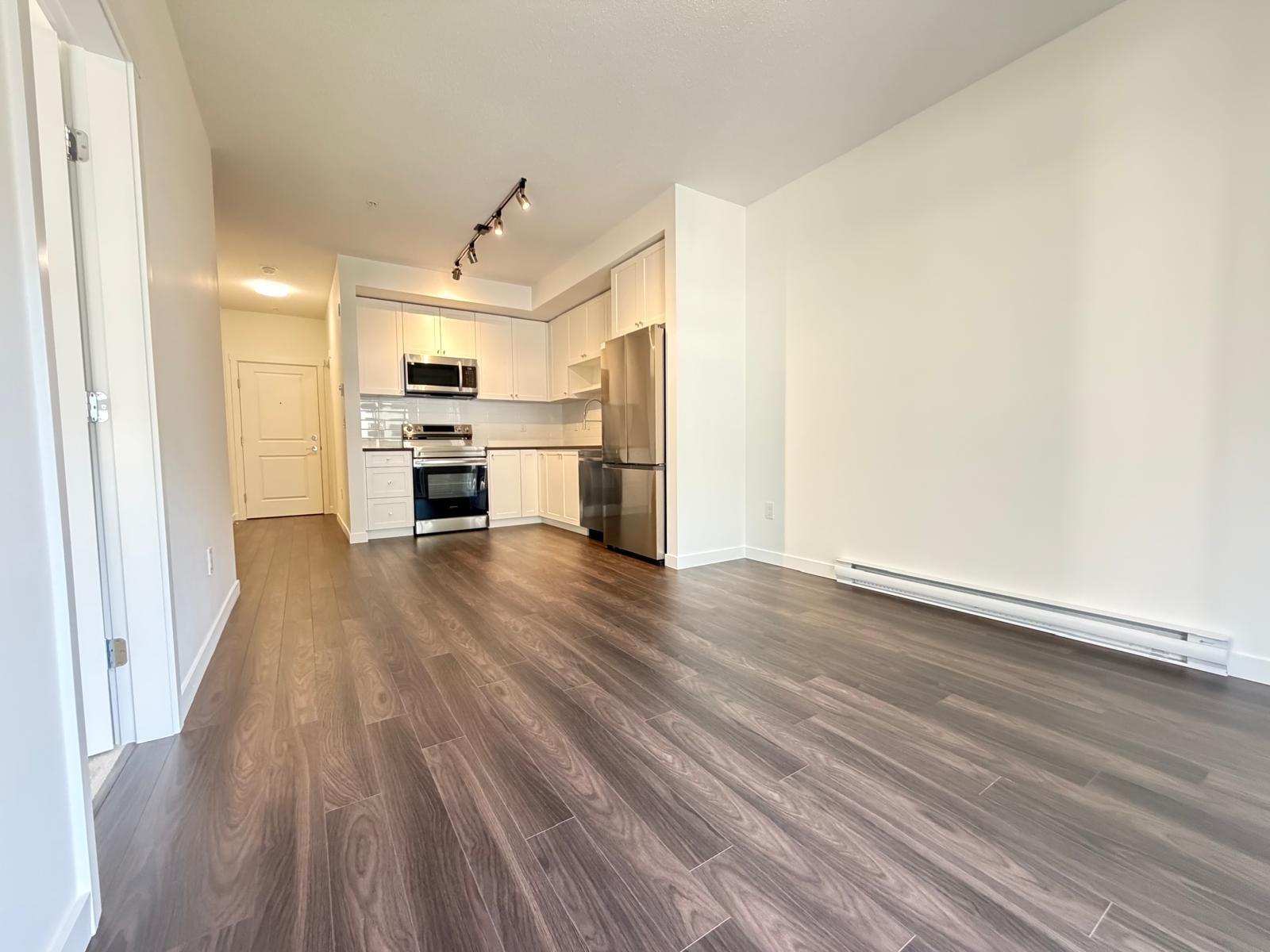 304 15735 85 Avenue, Surrey, British Columbia  V4N 6Z1 - Photo 2 - R3125691
