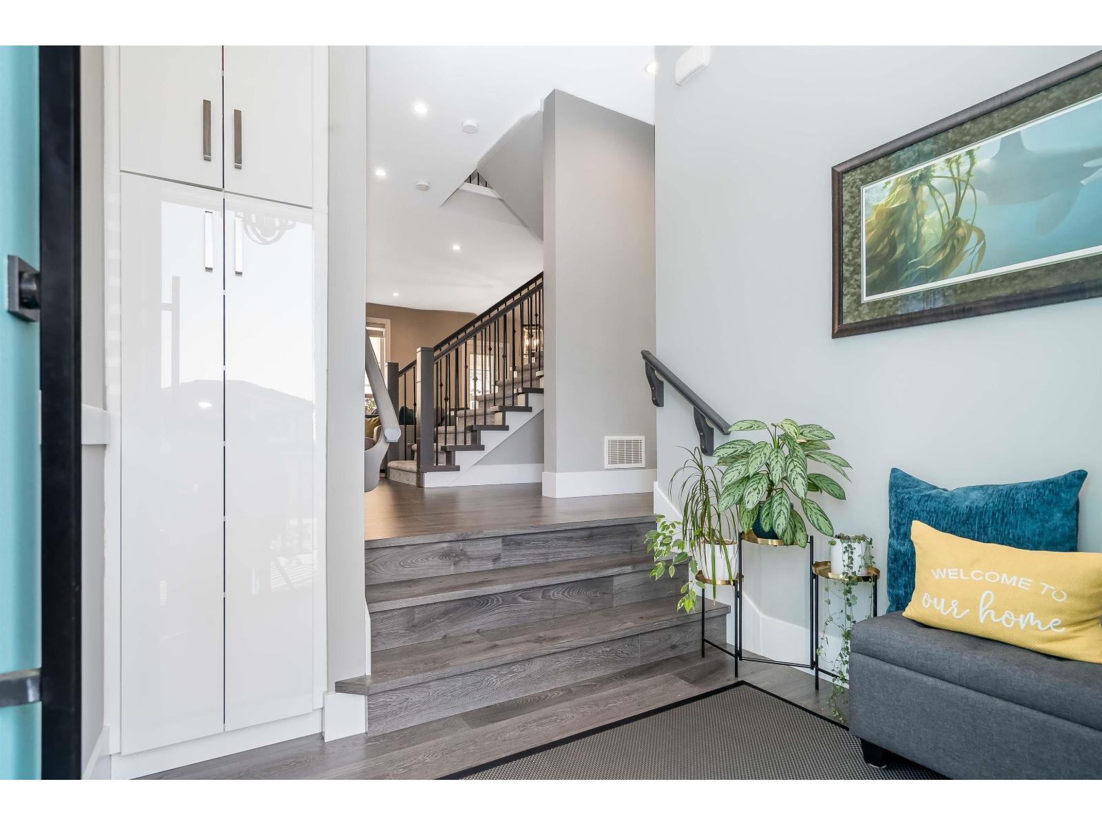 16739 16a Avenue, Surrey, British Columbia  V3Z 0T3 - Photo 4 - R3125356