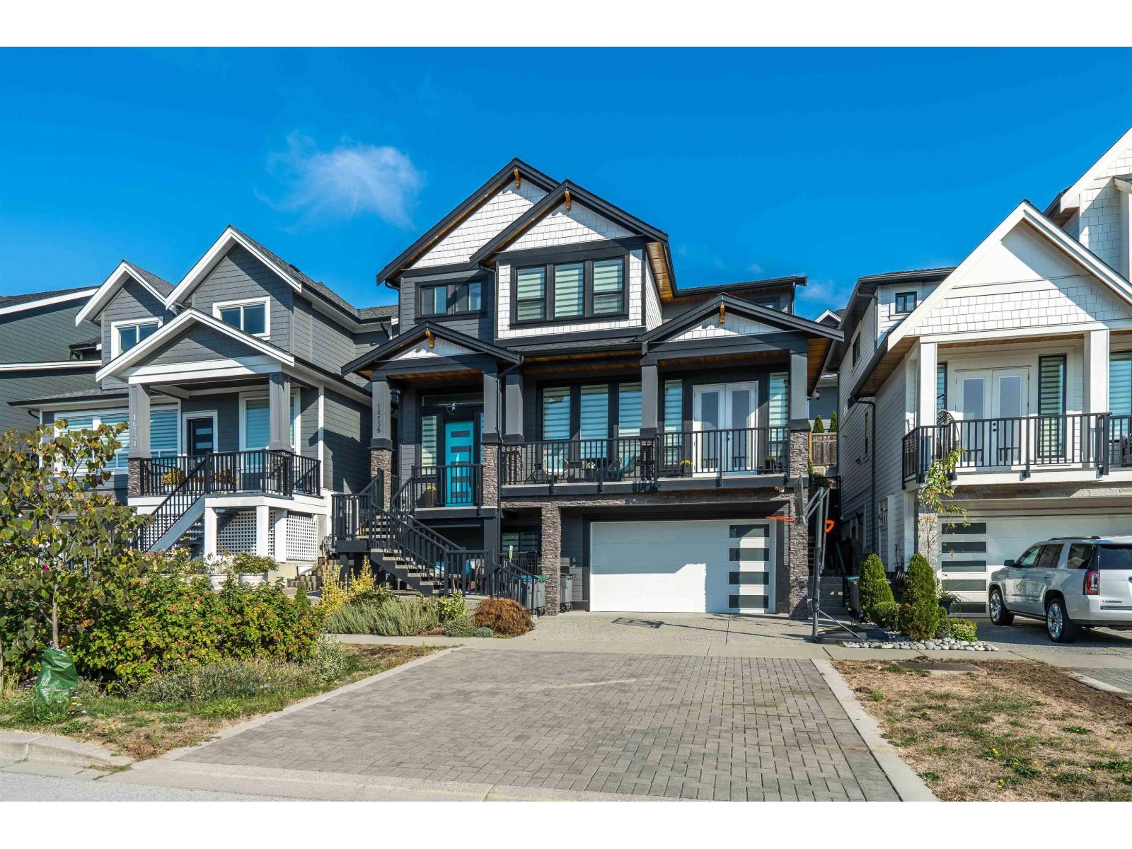 16739 16a Avenue, Surrey, British Columbia  V3Z 0T3 - Photo 2 - R3125356