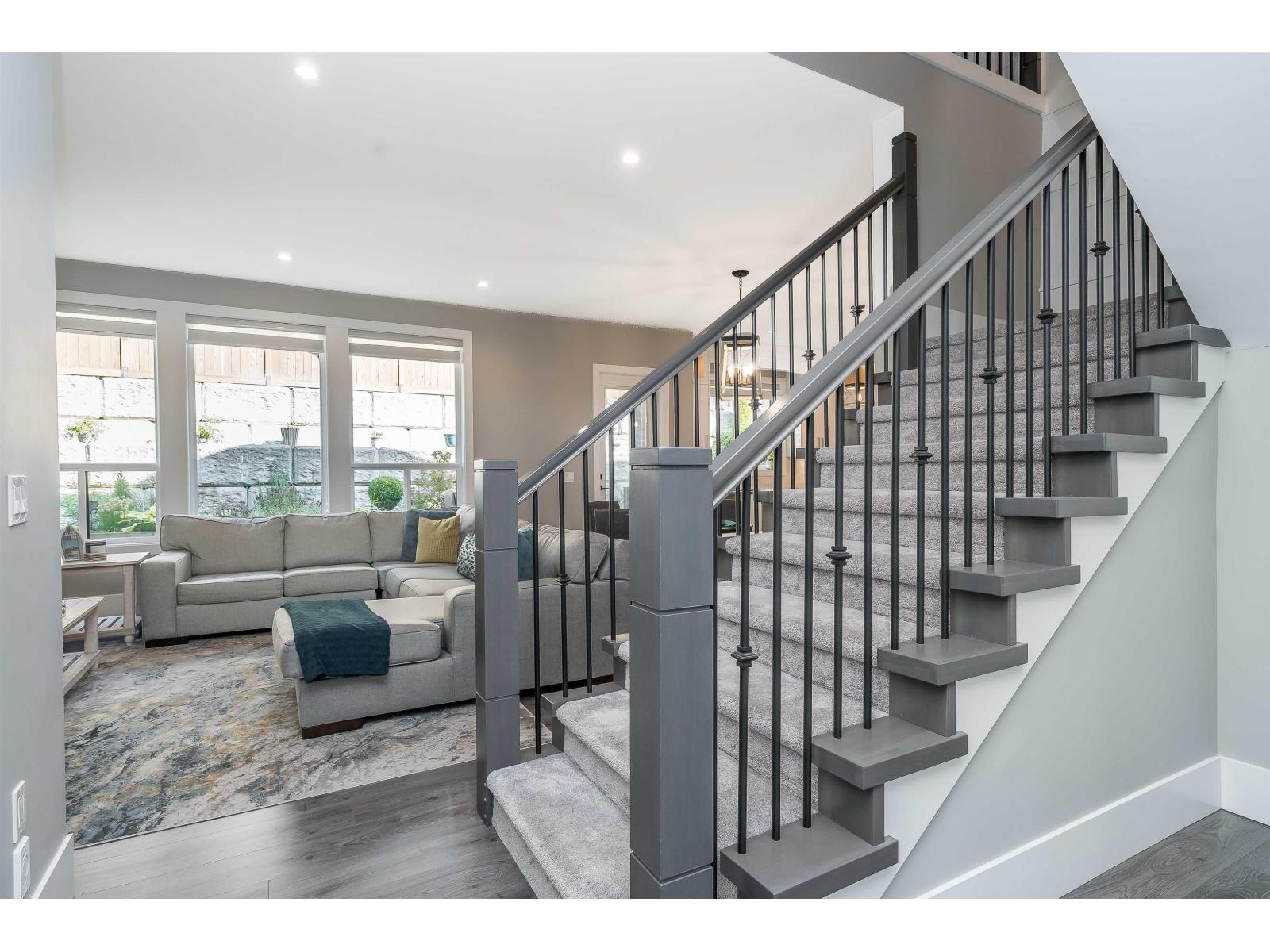 16739 16a Avenue, Surrey, British Columbia  V3Z 0T3 - Photo 5 - R3125356