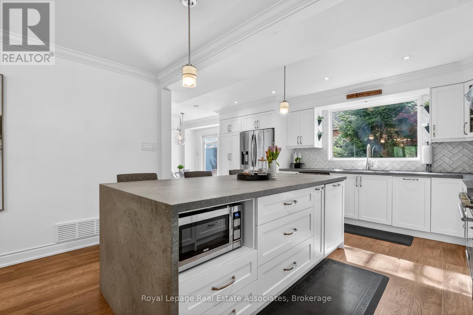 174 Cheverie Street, Oakville, Ontario L6J 6C4 - Photo 11 - W13156440