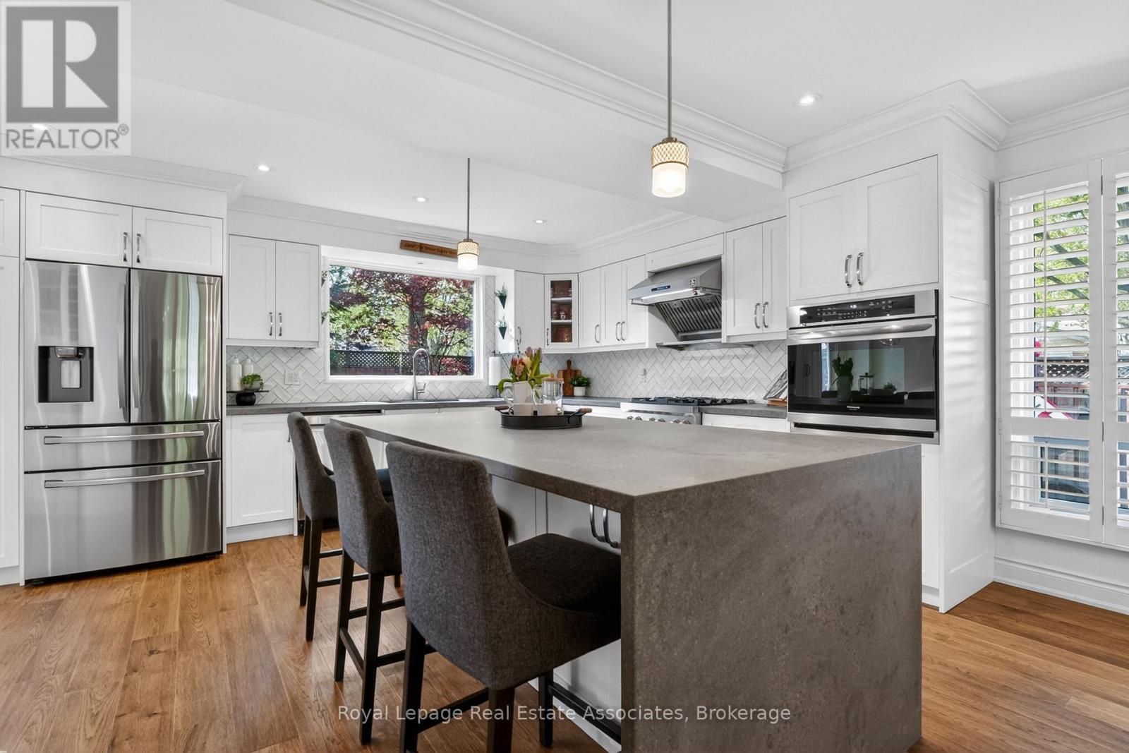 174 Cheverie Street, Oakville, Ontario L6J 6C4 - Photo 9 - W13156440