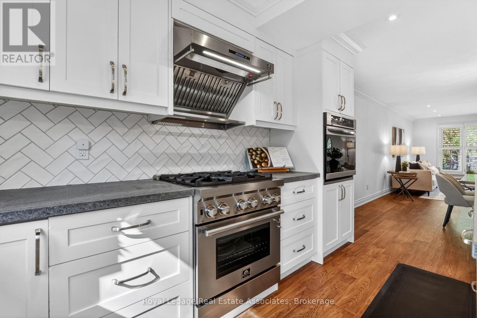 174 Cheverie Street, Oakville, Ontario L6J 6C4 - Photo 13 - W13156440