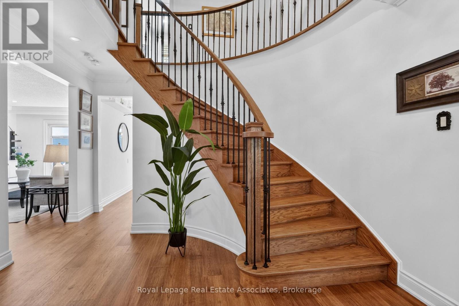 174 Cheverie Street, Oakville, Ontario L6J 6C4 - Photo 2 - W13156440