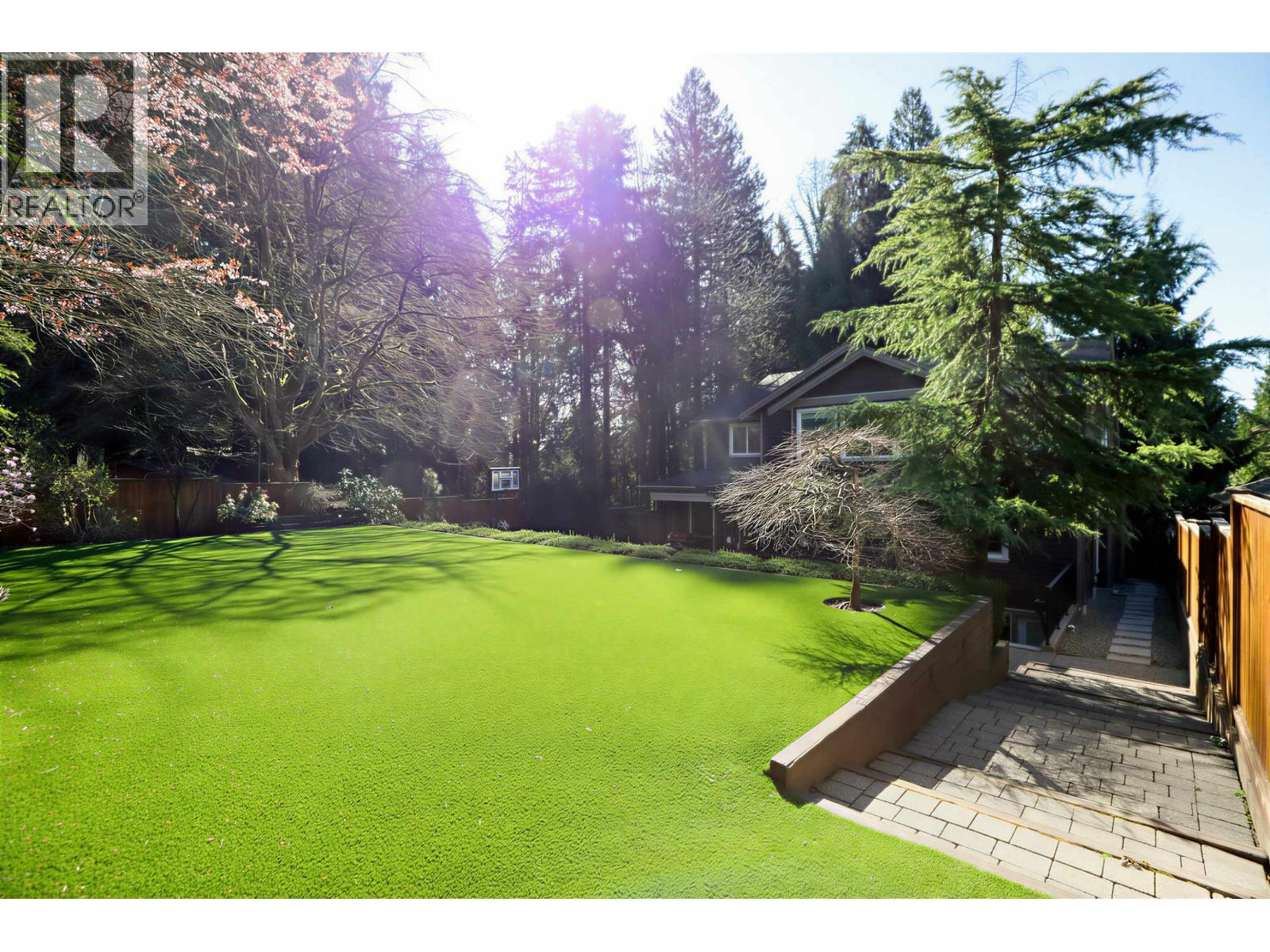 1376 Dyck Road, North Vancouver, British Columbia V7K 1S2 - Photo 36 - R3124217