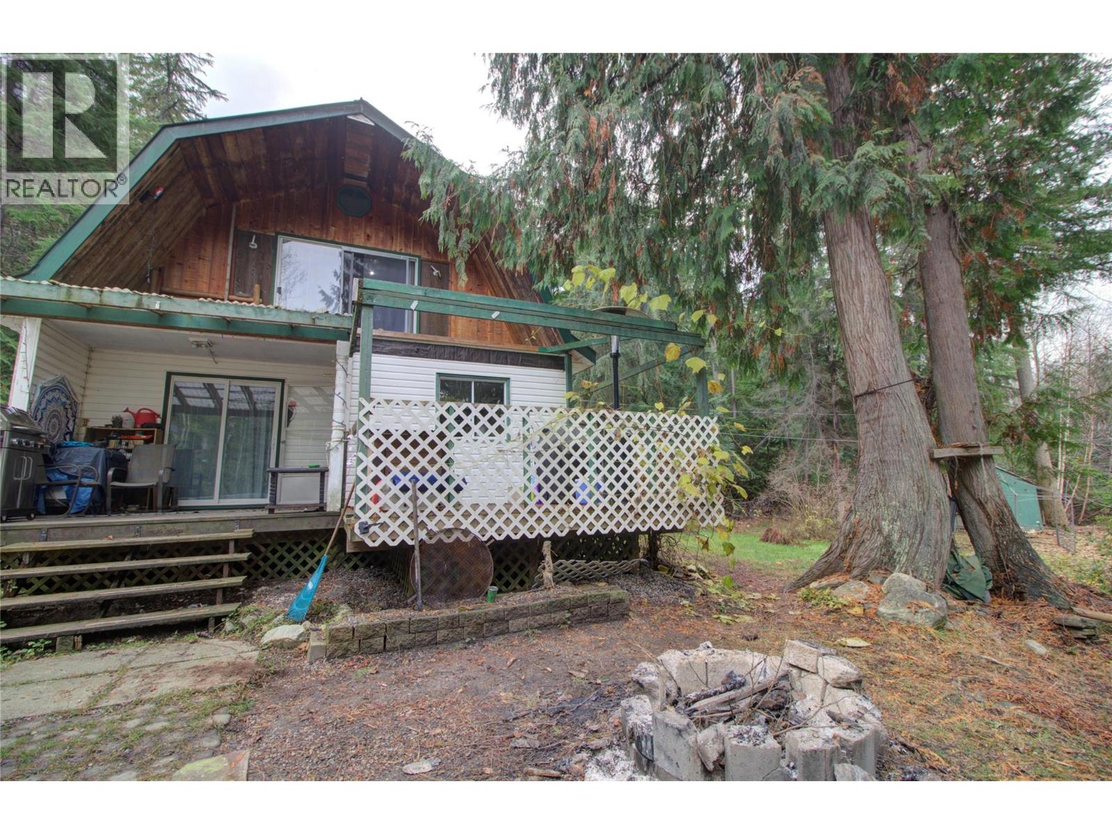 7802 Brydges Road, Fauquier, British Columbia  V0G 1K0 - Photo 32 - 10365794