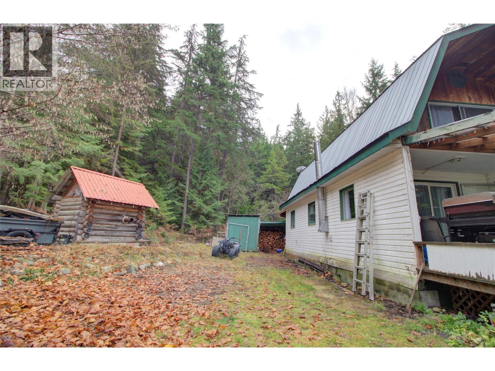 7802 Brydges Road, Fauquier, British Columbia  V0G 1K0 - Photo 29 - 10365794