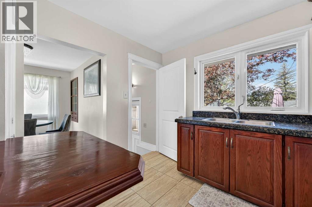 9211 Elbow Drive SW, Calgary, Alberta  T2V 1L5 - Photo 14 - A2309600