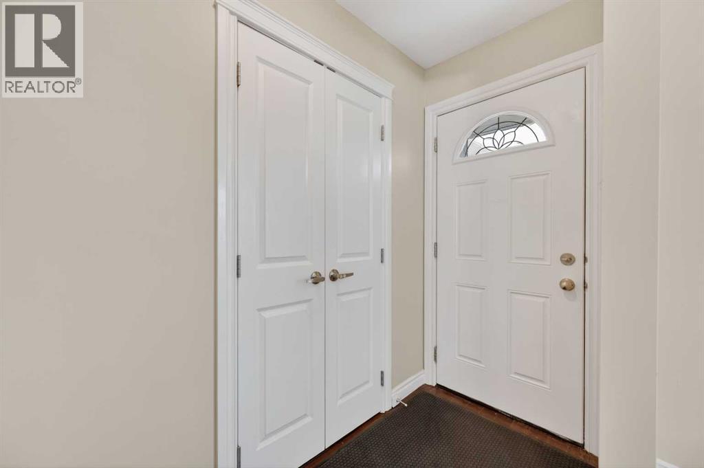 9211 Elbow Drive SW, Calgary, Alberta  T2V 1L5 - Photo 6 - A2309600