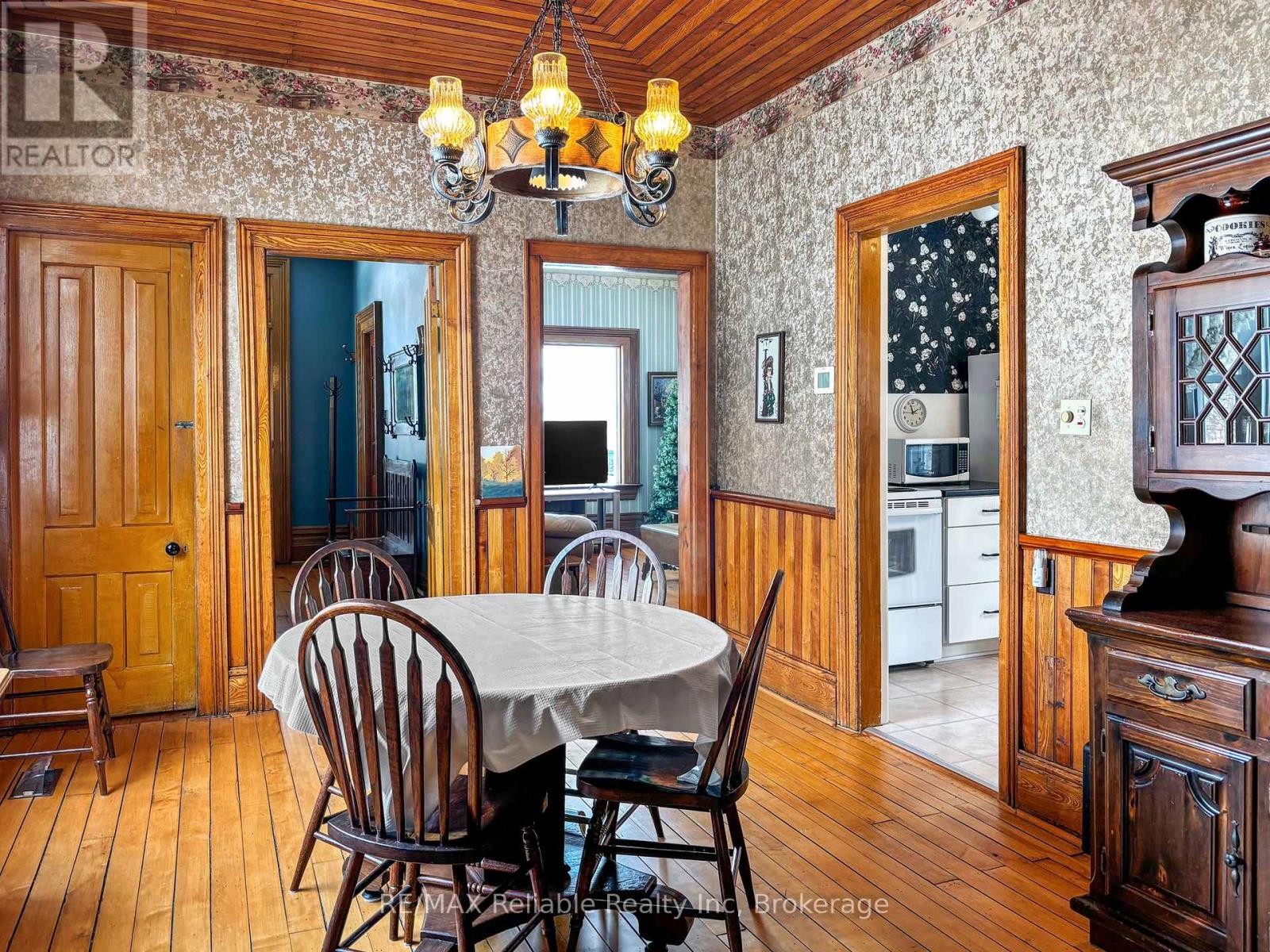 293 Drummond Street, North Huron, Ontario  N0M 1H0 - Photo 12 - X12772290
