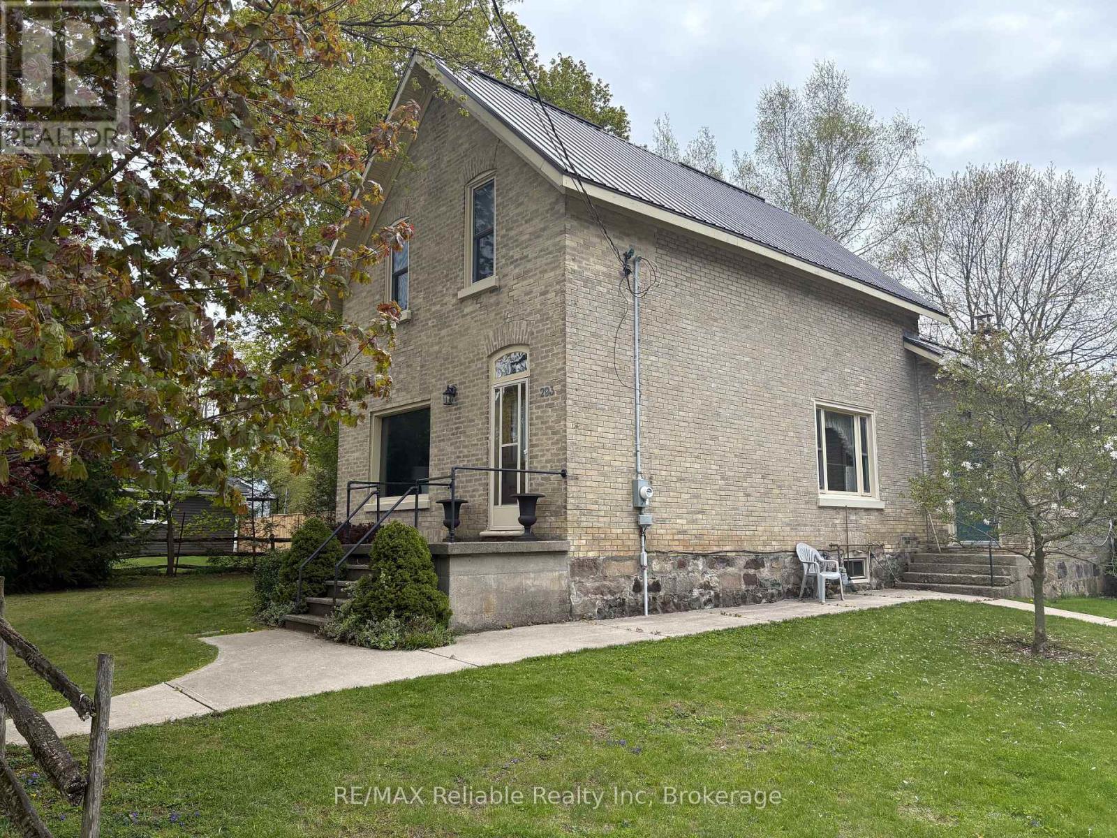 293 Drummond Street, North Huron, Ontario  N0M 1H0 - Photo 2 - X12772290