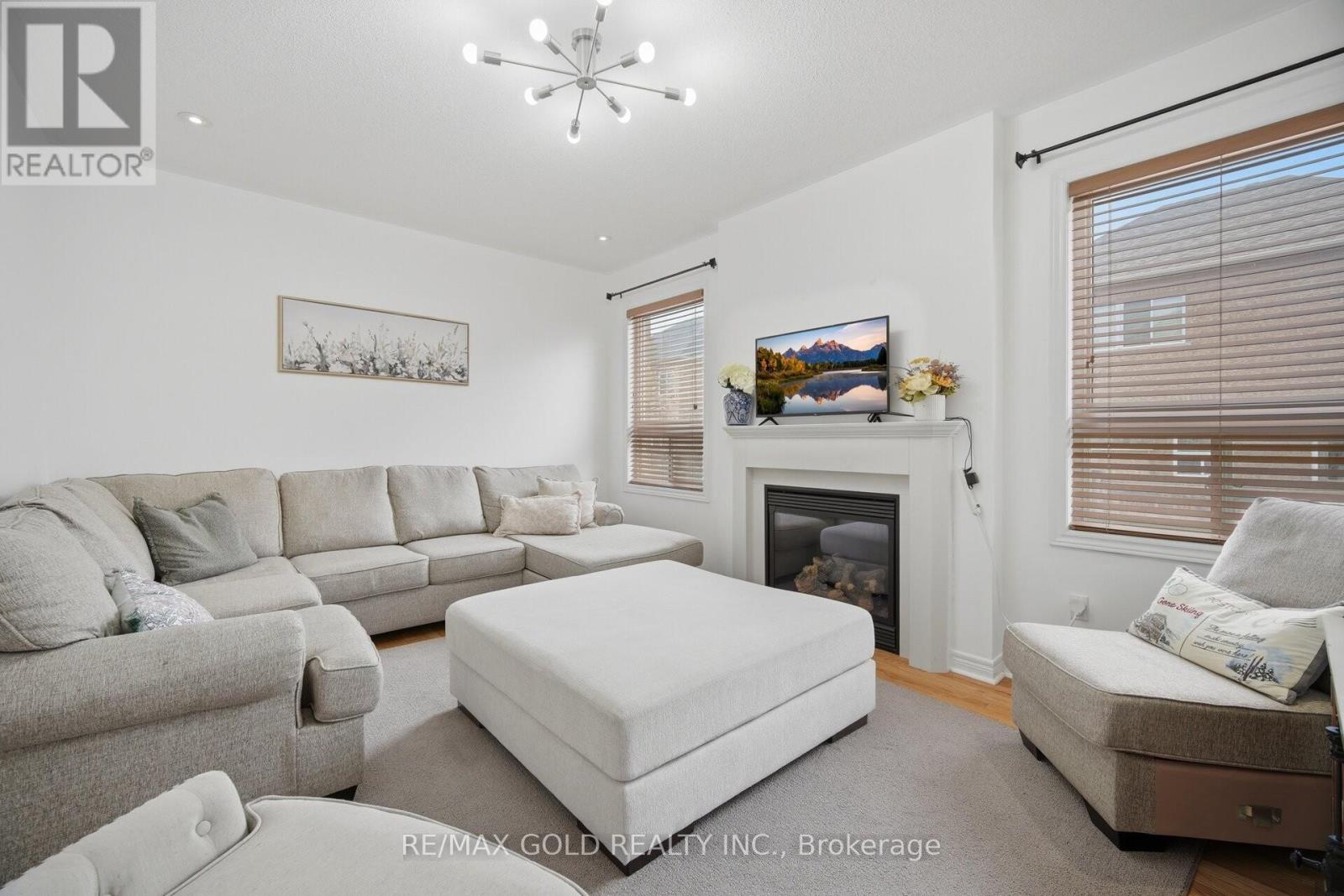 52 Watsonbrook Drive, Brampton, Ontario  L6R 0R3 - Photo 3 - W13156242