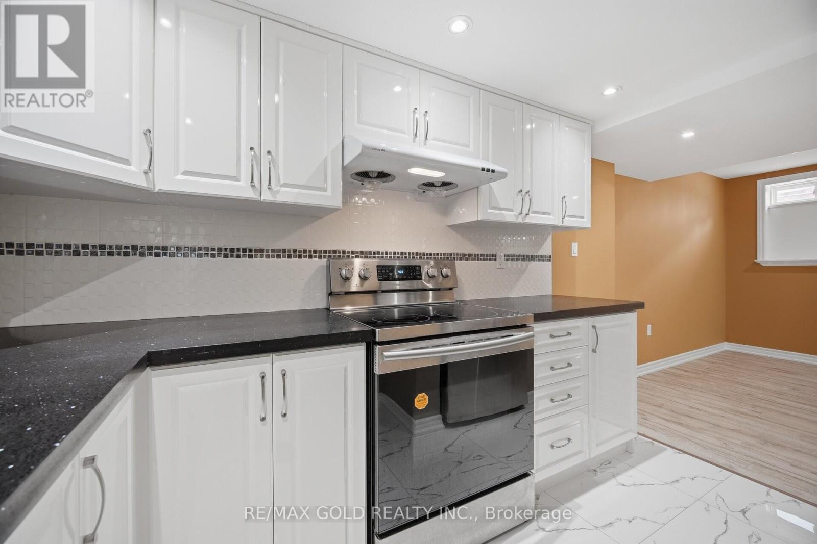 52 Watsonbrook Drive, Brampton, Ontario  L6R 0R3 - Photo 24 - W13156242