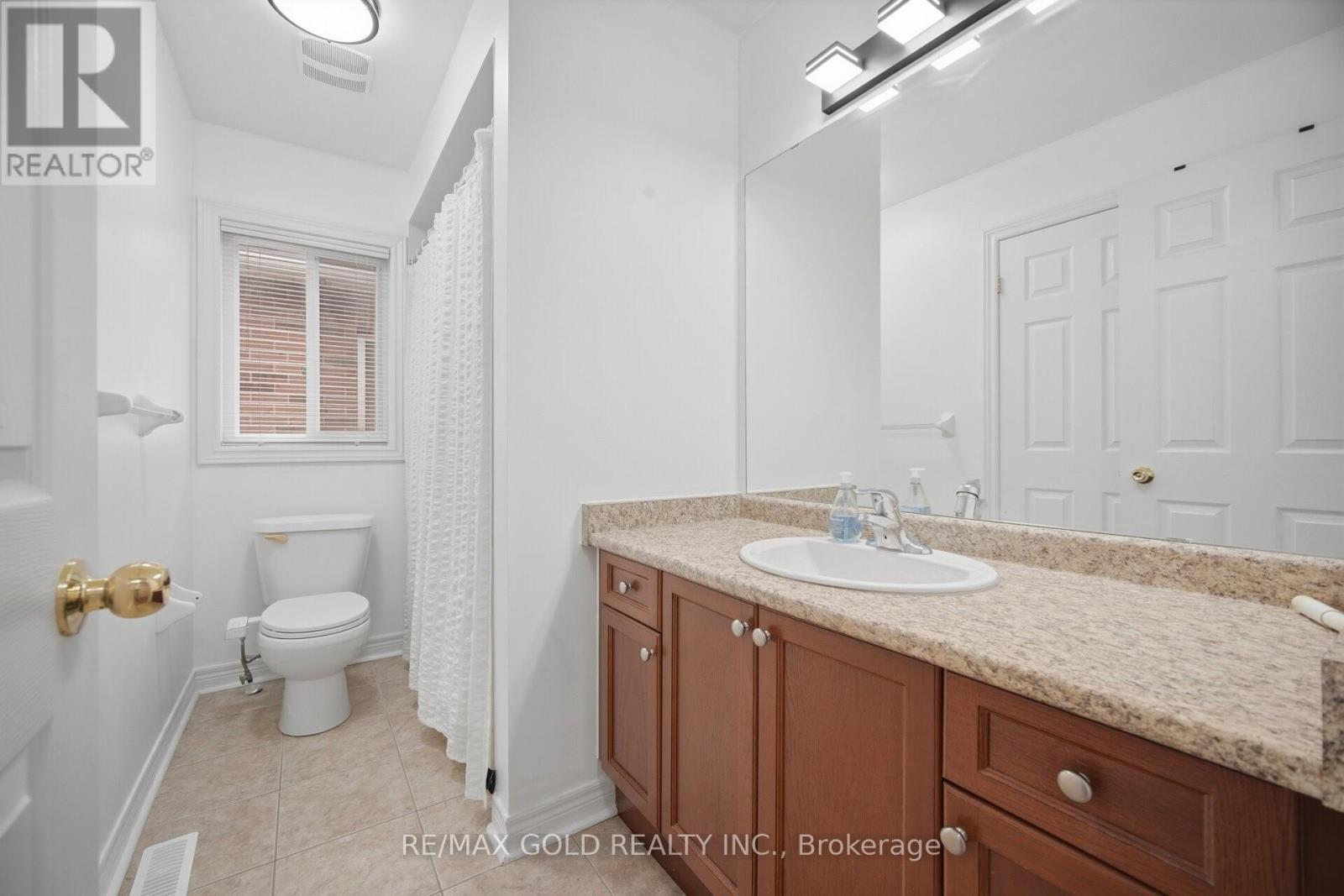 52 Watsonbrook Drive, Brampton, Ontario  L6R 0R3 - Photo 17 - W13156242
