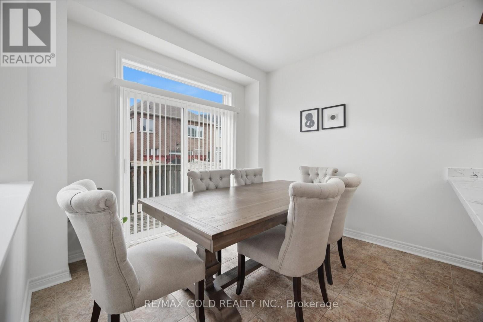52 Watsonbrook Drive, Brampton, Ontario  L6R 0R3 - Photo 8 - W13156242