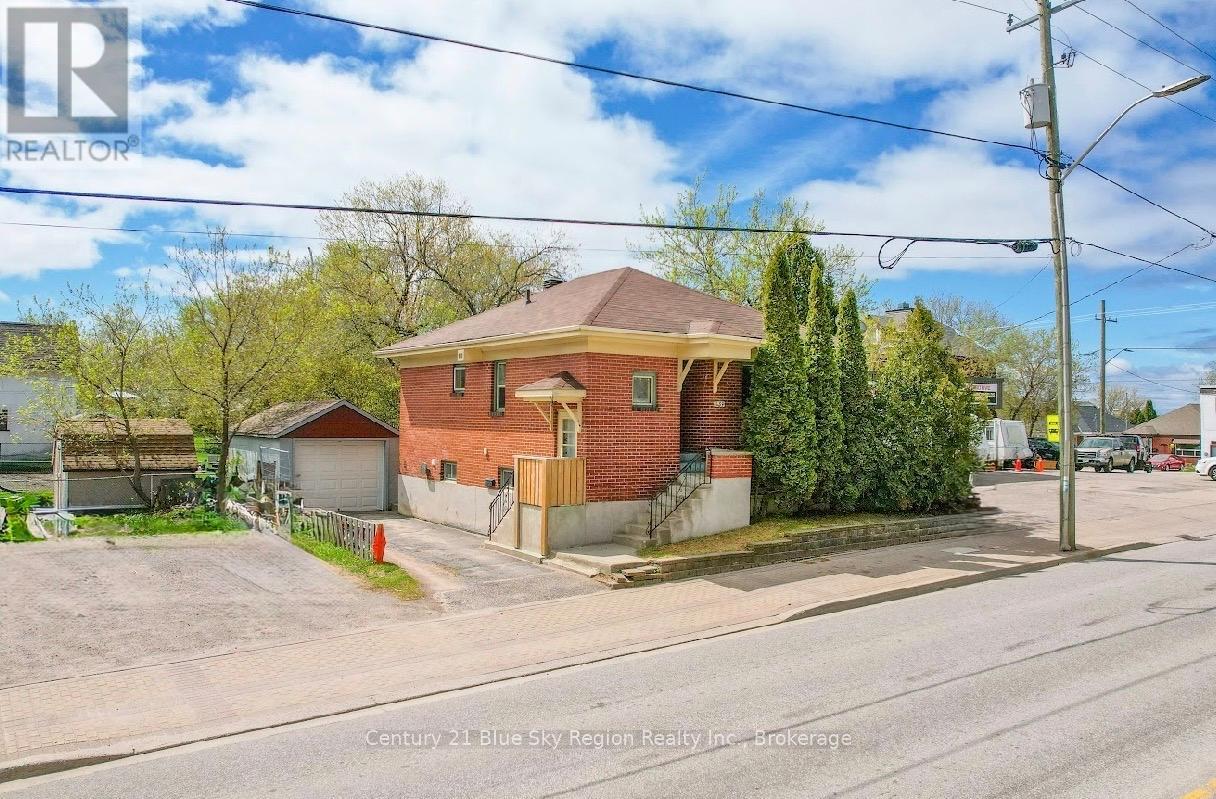 459 Fisher Street, North Bay, Ontario  P1B 2E2 - Photo 1 - X13156892