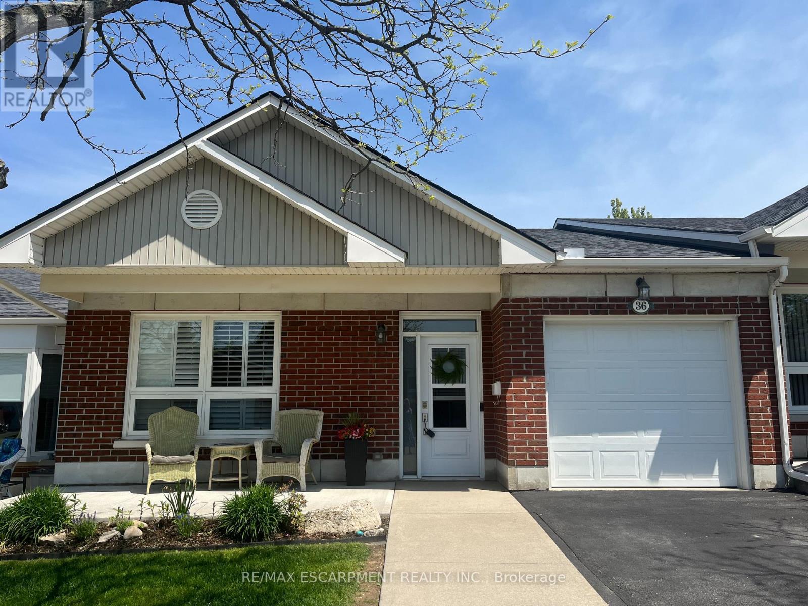 36 BISHOP SHERLOCK LANE, Hamilton, Ontario