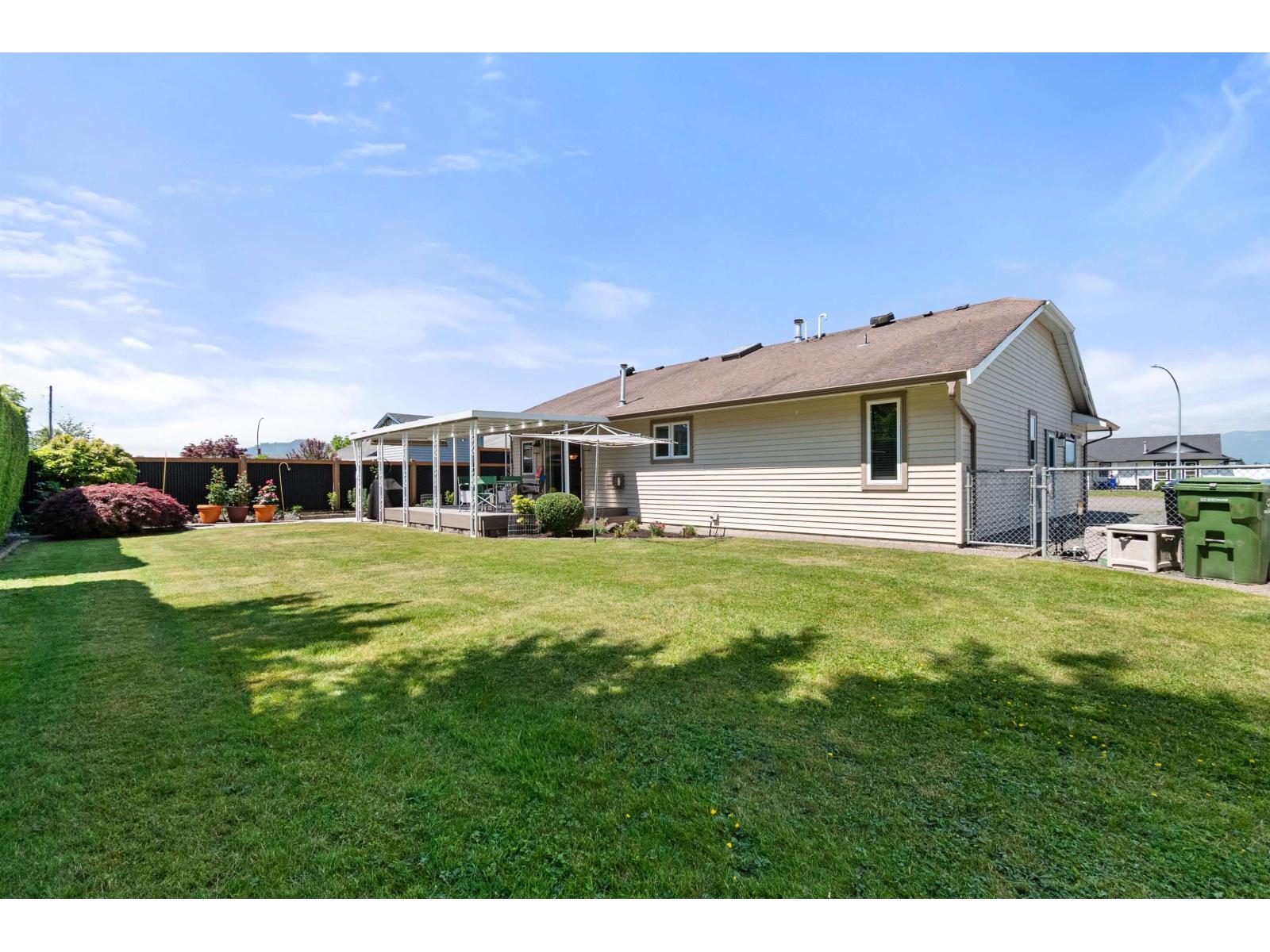 46118 Downes Avenue, Sardis East Vedder, Chilliwack, British Columbia  V2R 2Y9 - Photo 7 - R3125582