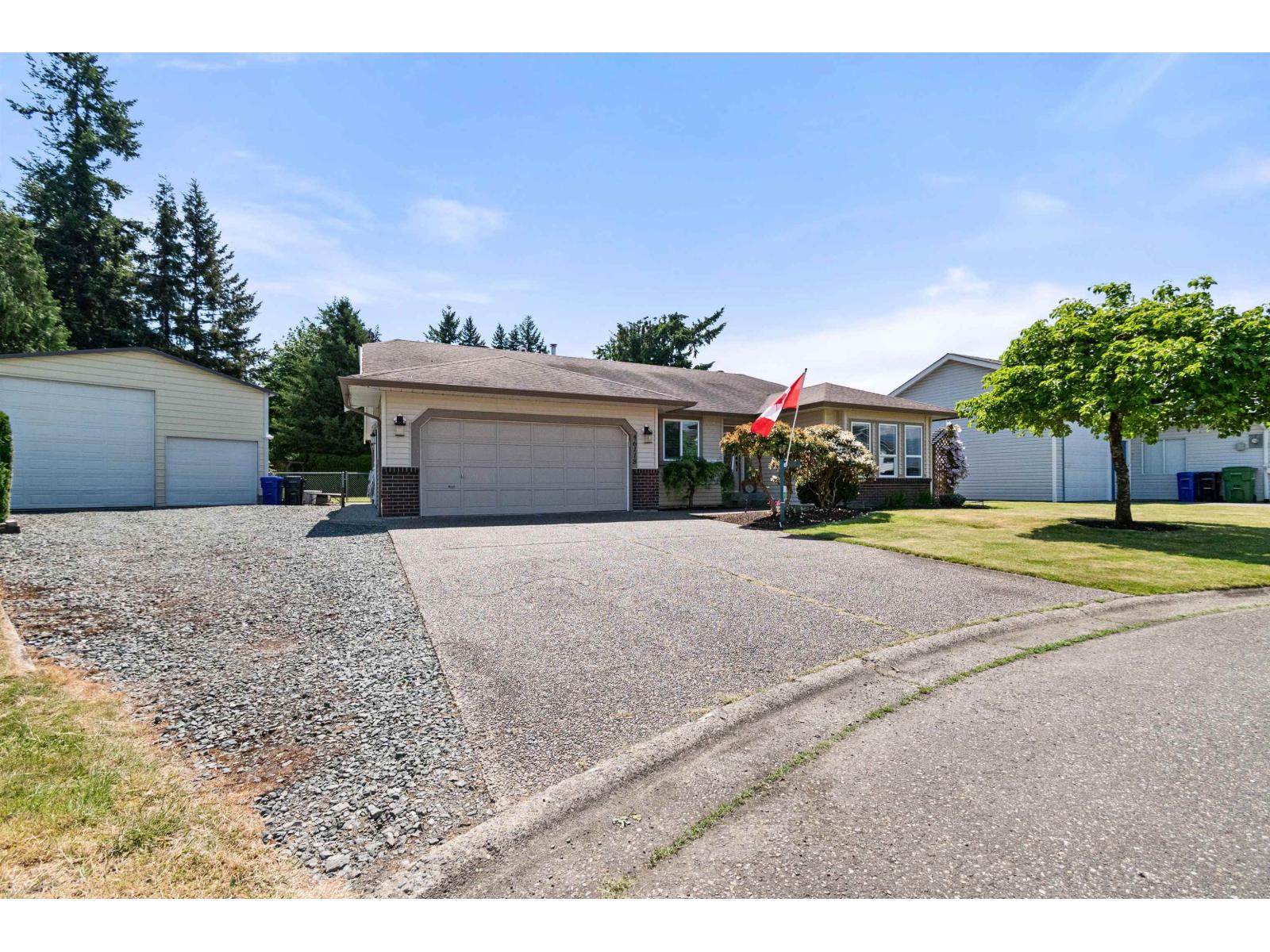 46118 Downes Avenue, Sardis East Vedder, Chilliwack, British Columbia  V2R 2Y9 - Photo 1 - R3125582