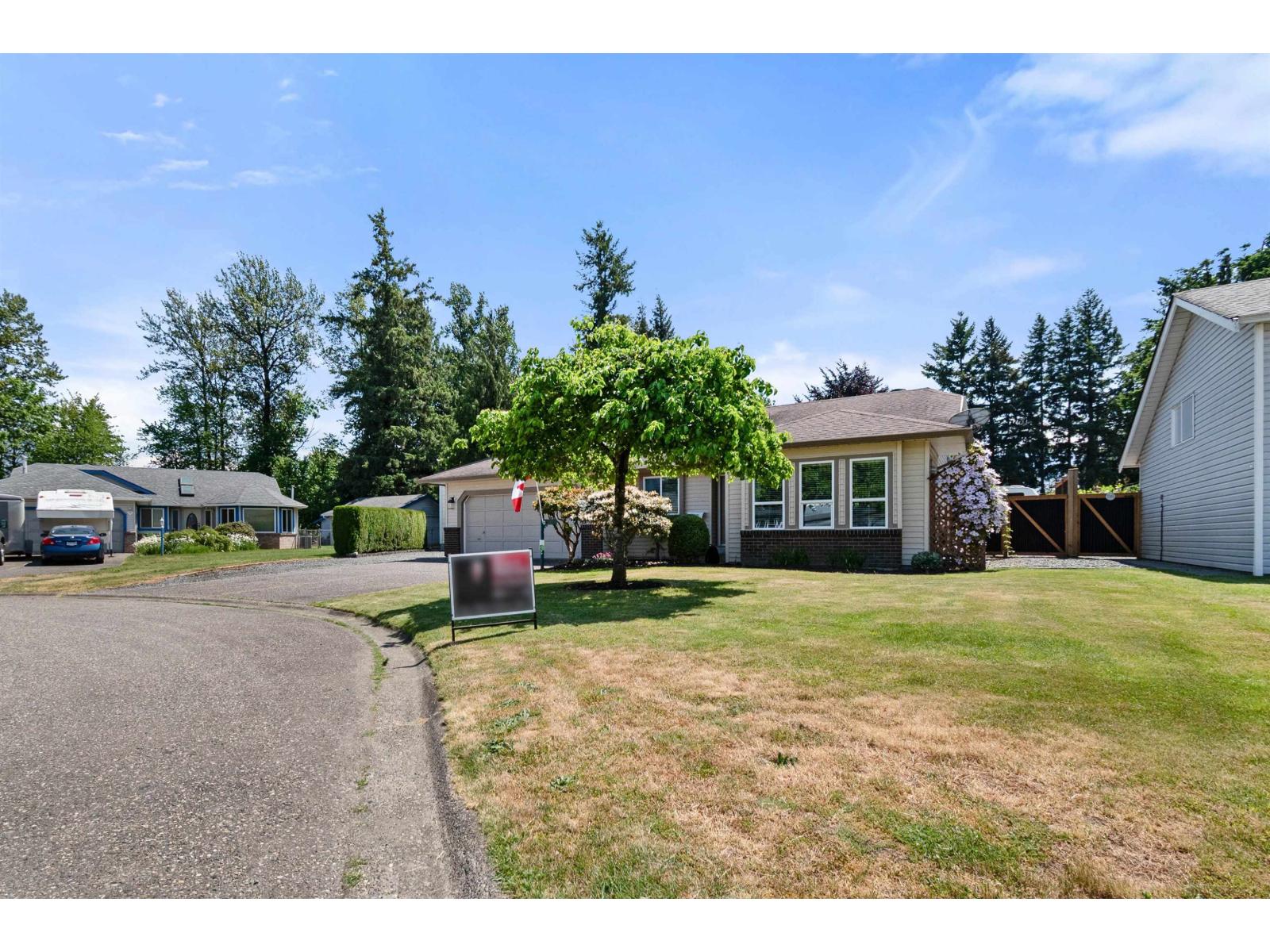 46118 Downes Avenue, Sardis East Vedder, Chilliwack, British Columbia  V2R 2Y9 - Photo 3 - R3125582