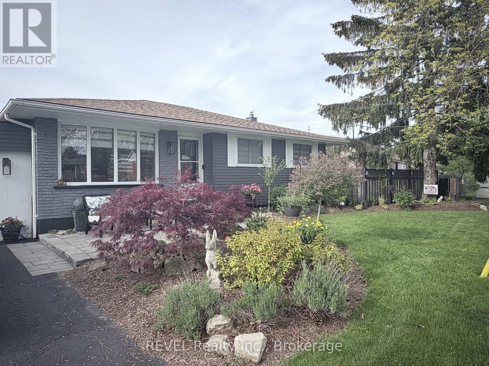 2 Cherie Road, St. Catharines, Ontario  L2M 6J9 - Photo 3 - X13156838