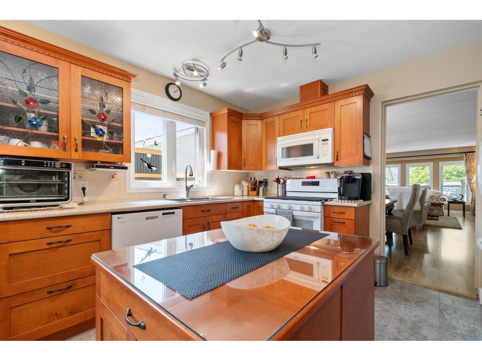 46118 Downes Avenue, Sardis East Vedder, Chilliwack, British Columbia  V2R 2Y9 - Photo 23 - R3125582