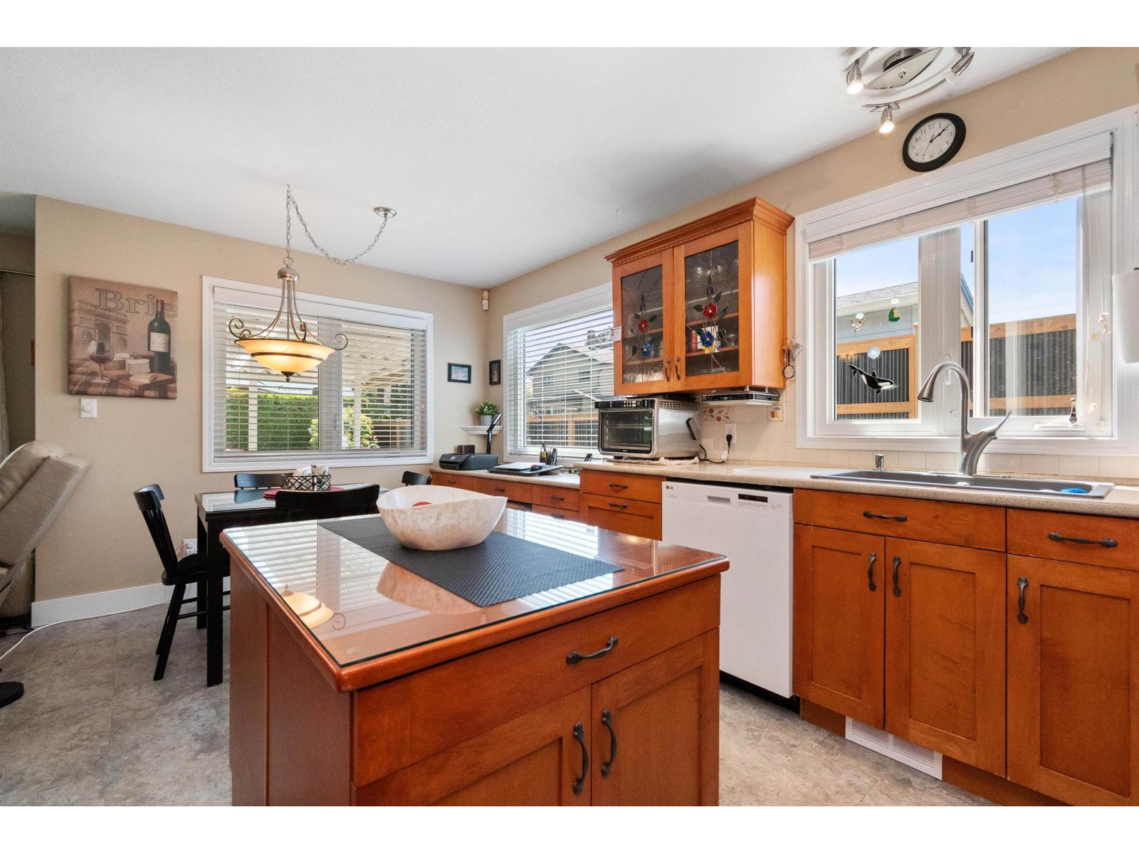 46118 Downes Avenue, Sardis East Vedder, Chilliwack, British Columbia  V2R 2Y9 - Photo 24 - R3125582